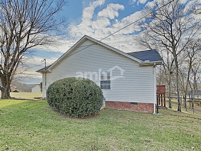 Building Photo - 111 Bennett Dr