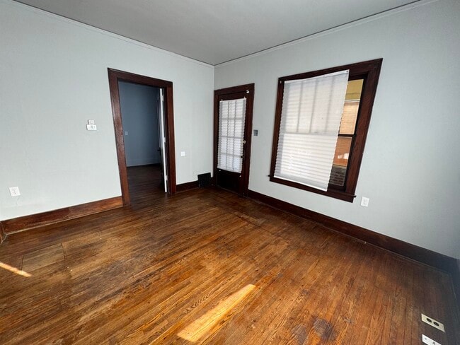 Building Photo - 24 Bremer-