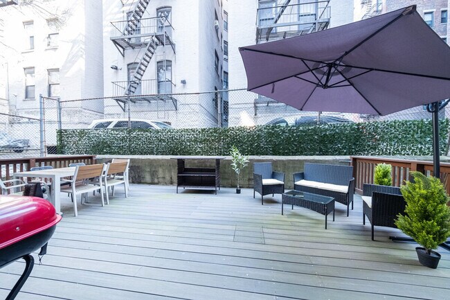 Building Photo - 5 W 101st St