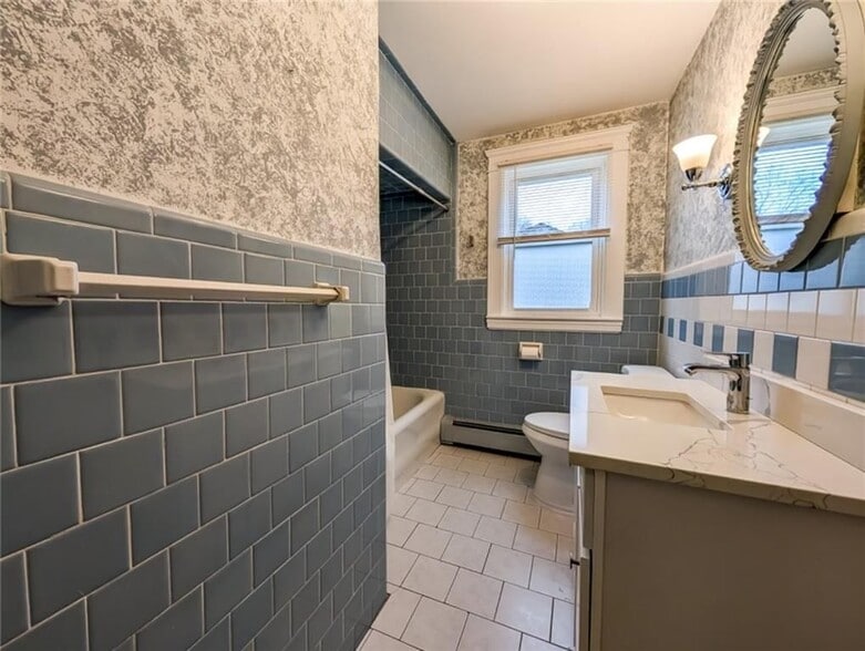 Building Photo - 1425 Manville Rd