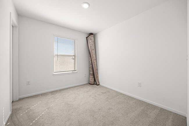 Building Photo - 8207 Star Ter Dr