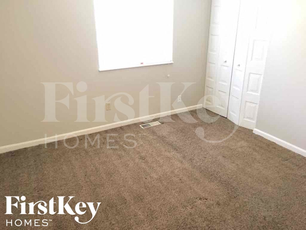 Building Photo - 2856 Baywood Dr