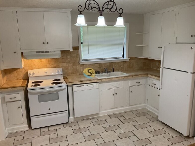 Building Photo - 3721 Colebrooke Dr