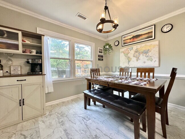 Building Photo - 3533 Bernies Ct N