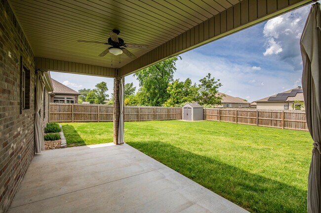 Building Photo - 870 Bob Glen Cir