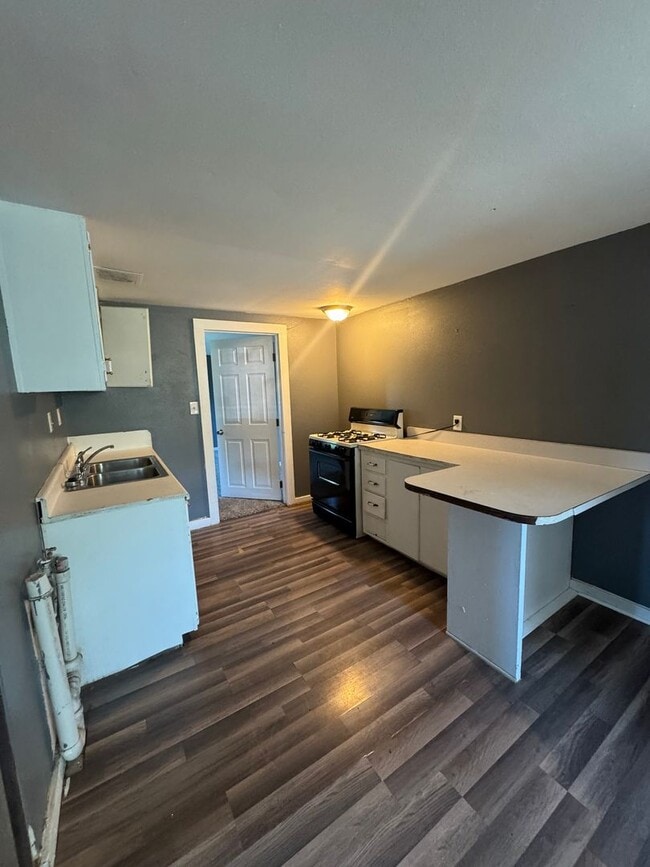 Building Photo - Cute 2bedroom 1 bathroom house