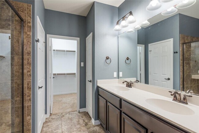 Building Photo - 9961 Aly May Dr