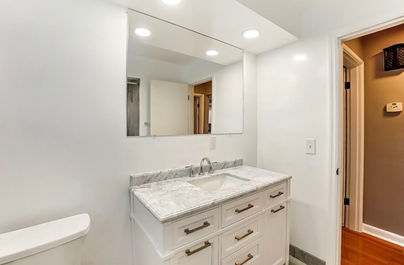 Building Photo - 4936 Kelsch Ln