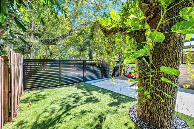 Building Photo - 11340 SW 74th Ct