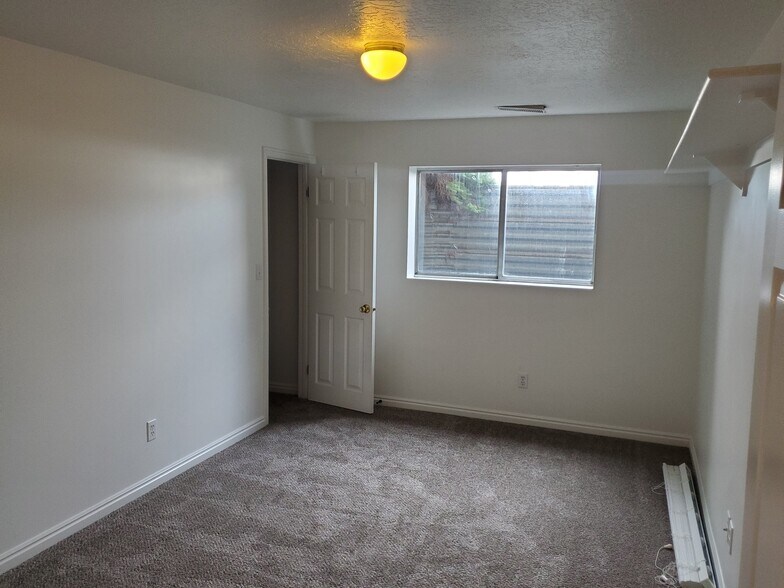 Building Photo - 4785 Dorilee Dr