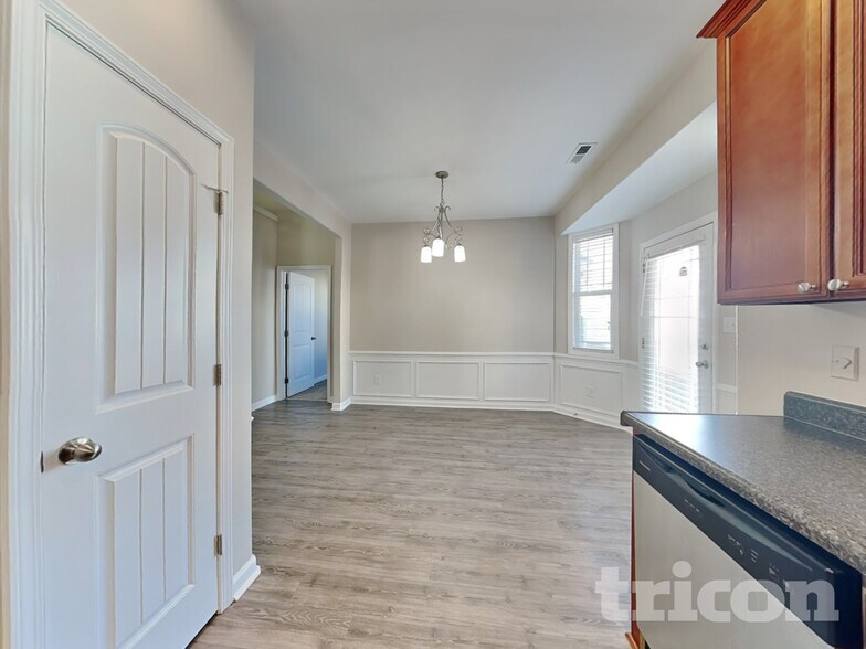 Building Photo - 2403 King Malcolm Ln