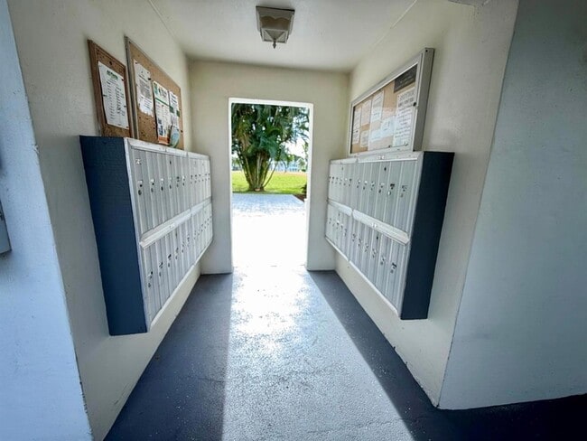 Building Photo - 514 Piedmont K