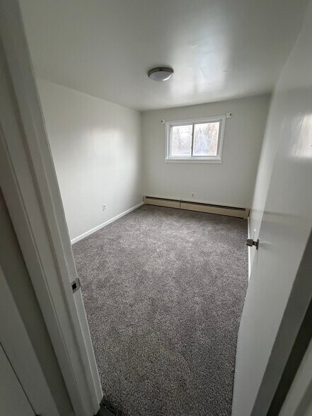 Building Photo - 2025 Abbott Rd