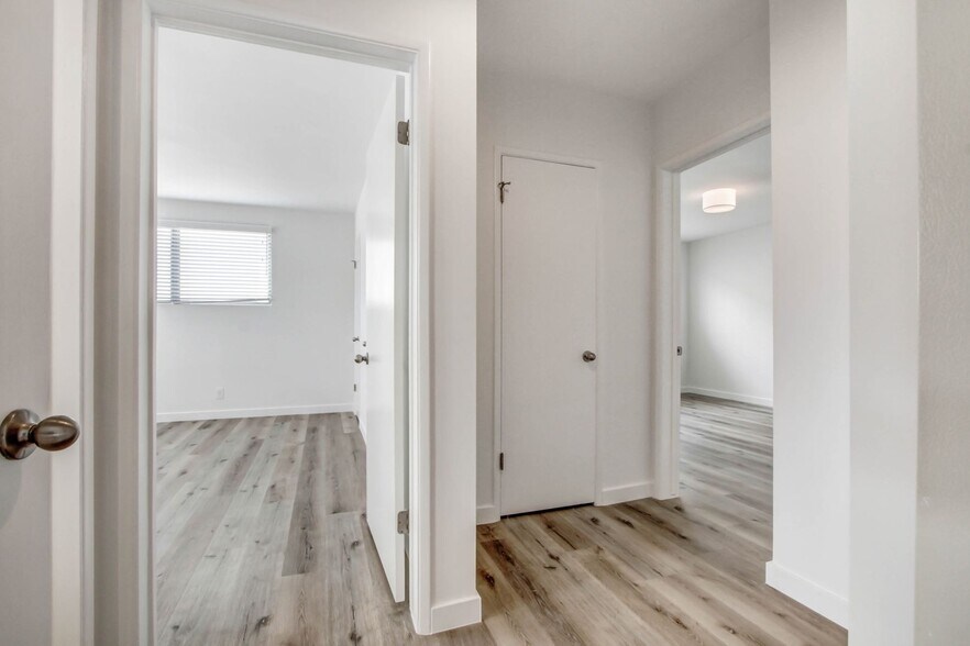 Building Photo - 943 6th St