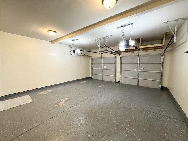 Building Photo - 6135 Stillwood Ln