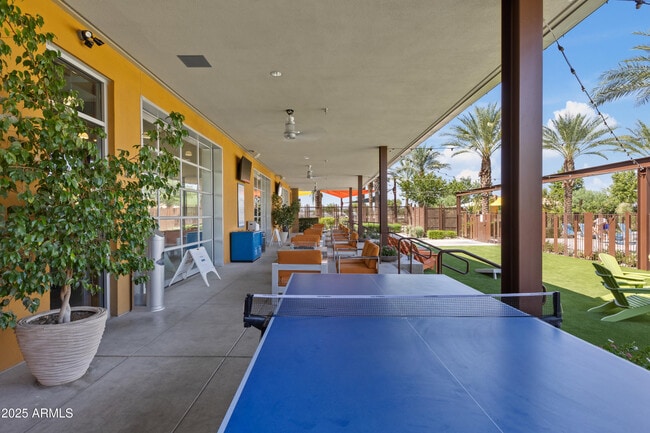 Building Photo - 4658 S Vapor