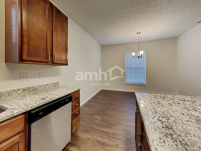 Building Photo - 13139 N Elster Way