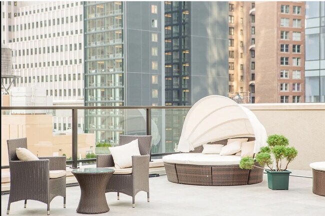 Building Photo - 100 William St