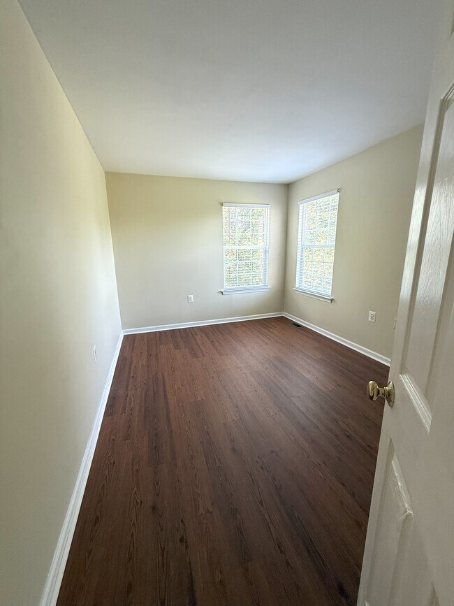 Building Photo - 379 Wheatfield Cir