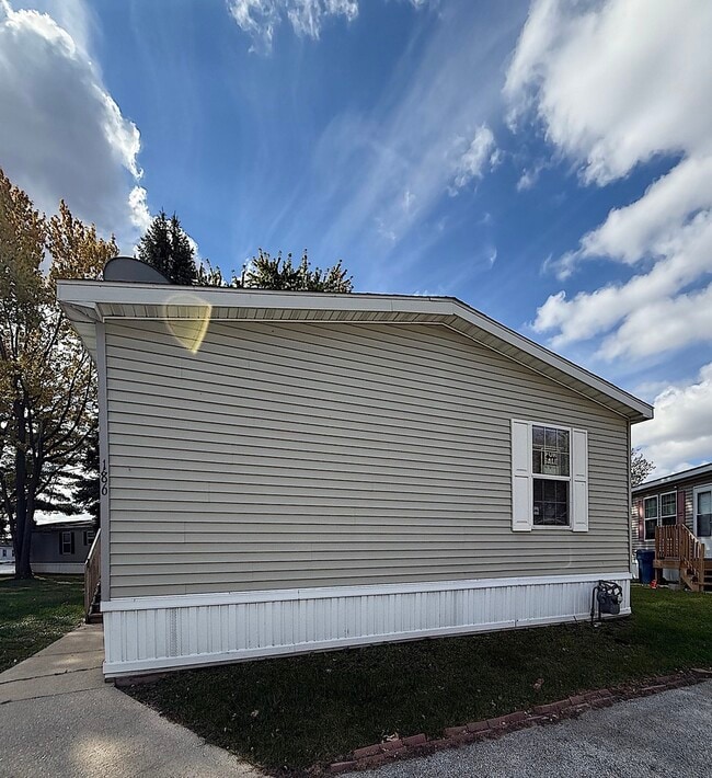 Building Photo - 186 Carriage Ln