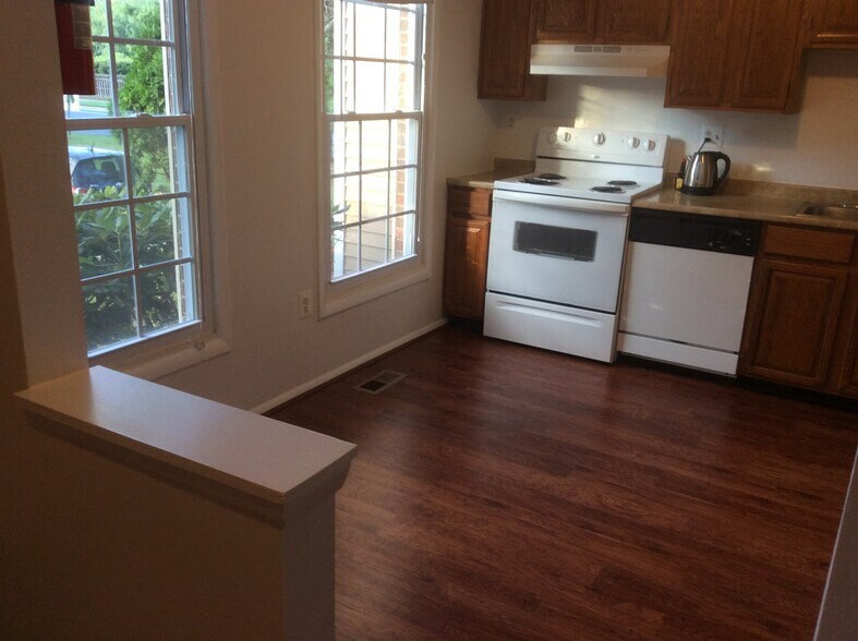 Building Photo - 7602 Quincewood Ct