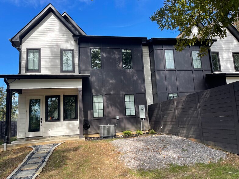 Building Photo - 2312 Island Home Ave