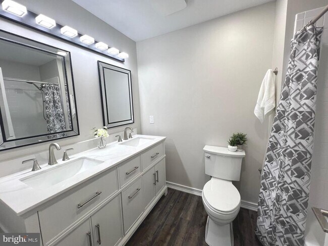 Building Photo - 12020 Taliesin Pl