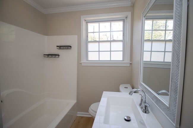 Building Photo - Charming 2-Bed, 1-Bath Home in Forest Acres!