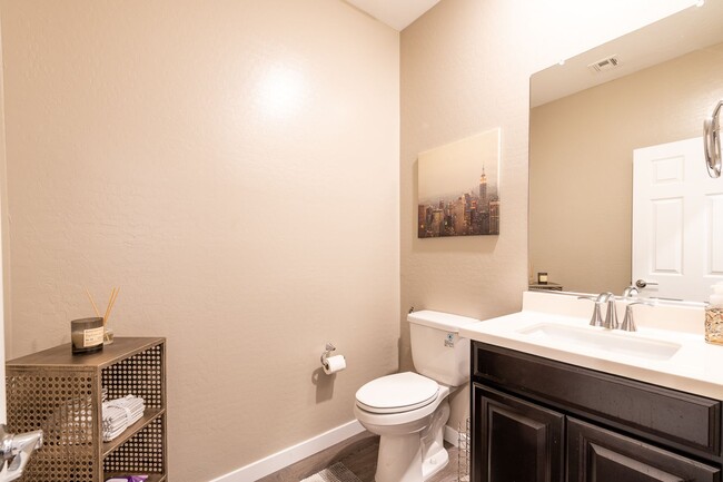 Building Photo - Furnished 3 bedroom house In Summerlin Gat...