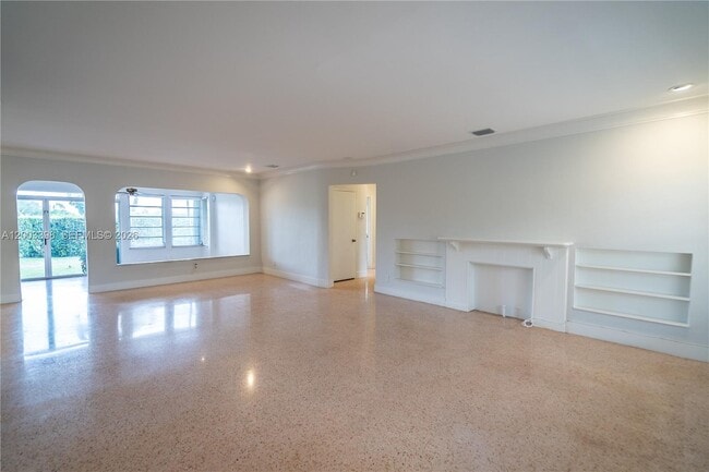 Building Photo - 475 S Shore Dr