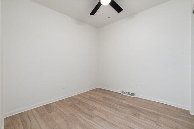 Building Photo - 3206 Dawson St