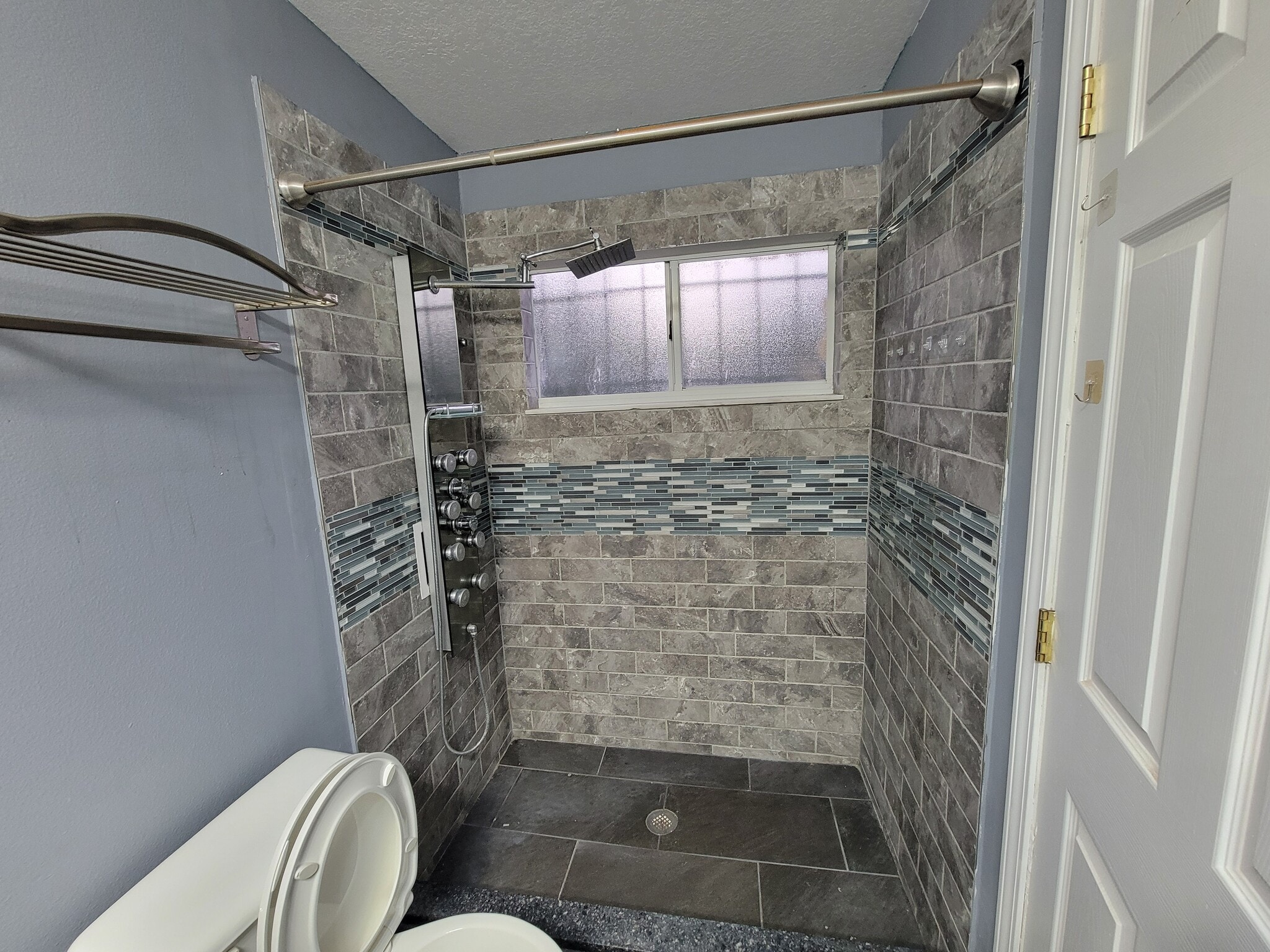 Building Photo - 2038 Blackston Ave