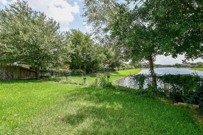 Building Photo - 26115 Serenity Oaks Dr