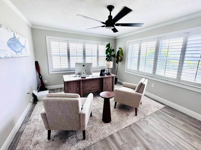 Building Photo - 13926 Sunset Dr