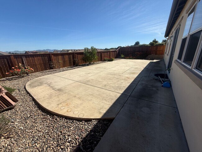 Building Photo - 955 Romneya Ln