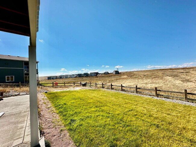 Building Photo - "Experience Spacious Living in Elizabeth!"