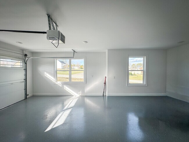 Building Photo - 46 Caden Ln