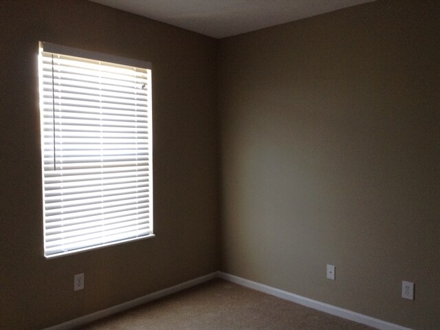 Building Photo - 684 Linden Creek