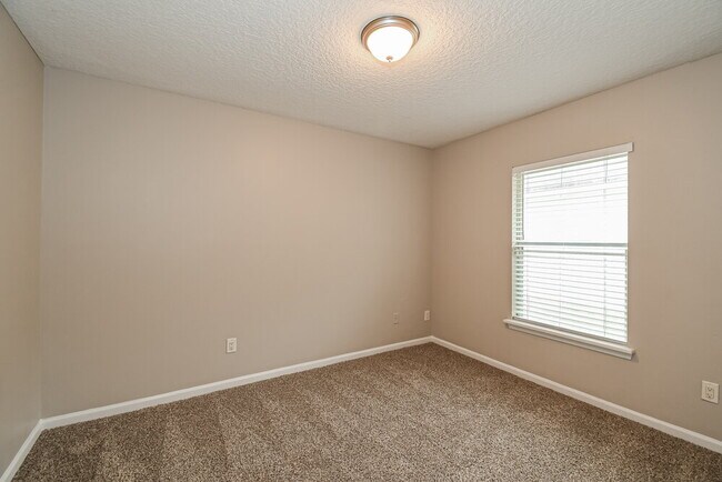 Building Photo - 1440 Bitterberry Dr