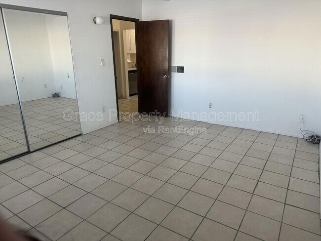 Building Photo - 364 S Ironton St