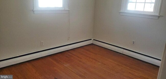 Building Photo - 345 Fir St