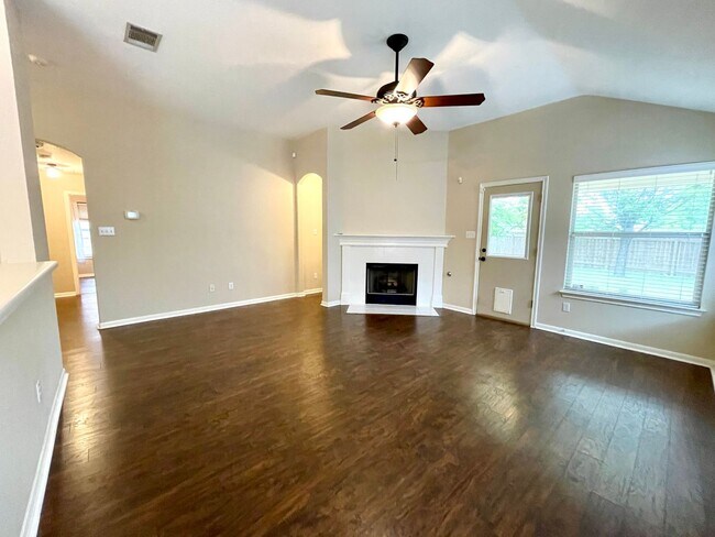 Building Photo - Charming 3-Bedroom Oasis in Round Rock