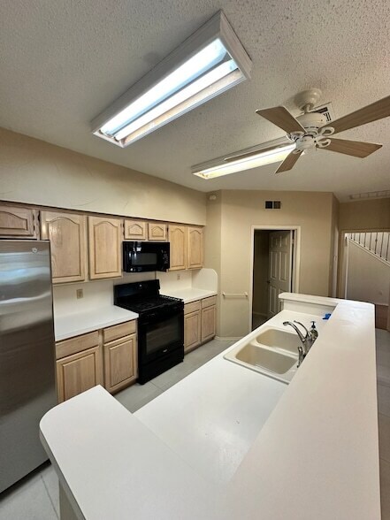 Building Photo - 18419 Rain Dance Trail