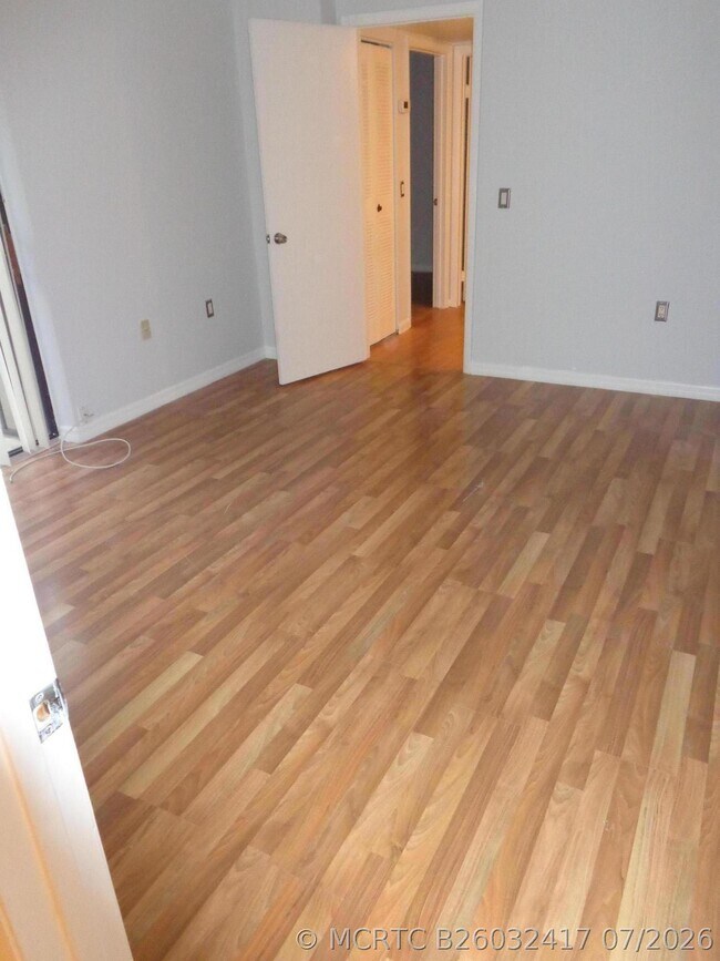 Building Photo - 1321 13th Way
