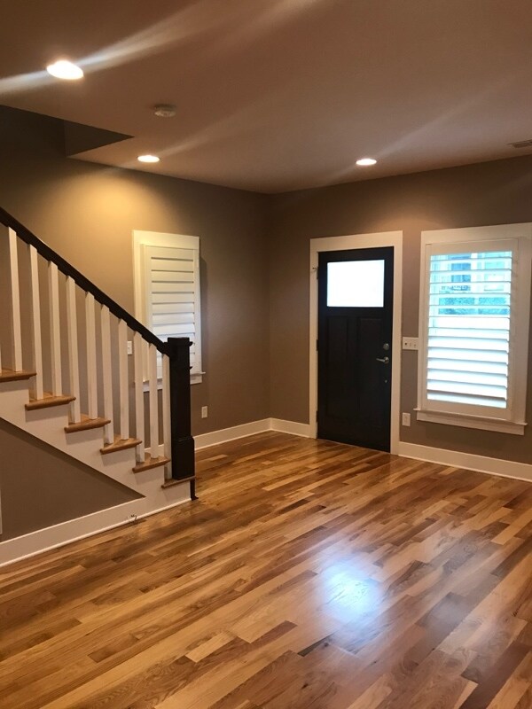 Building Photo - 309 Sylvan Park Ln