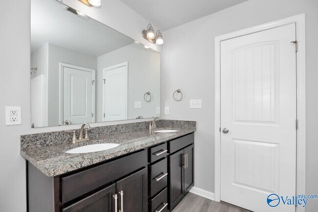 Building Photo - 22637 Quarry Rd