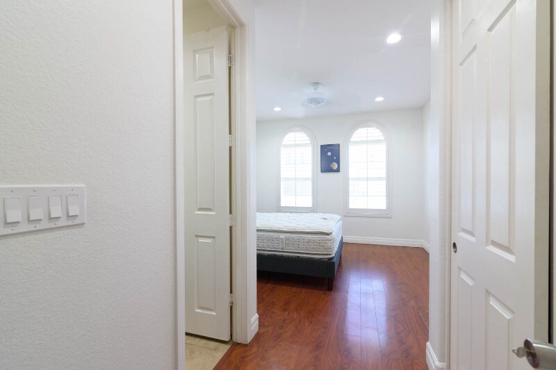 Building Photo - 35481 Domani Dr