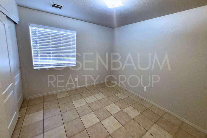 Building Photo - 8585 W Santa Cruz Blvd