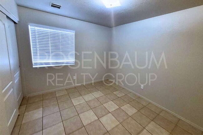 Building Photo - 8585 W Santa Cruz Blvd