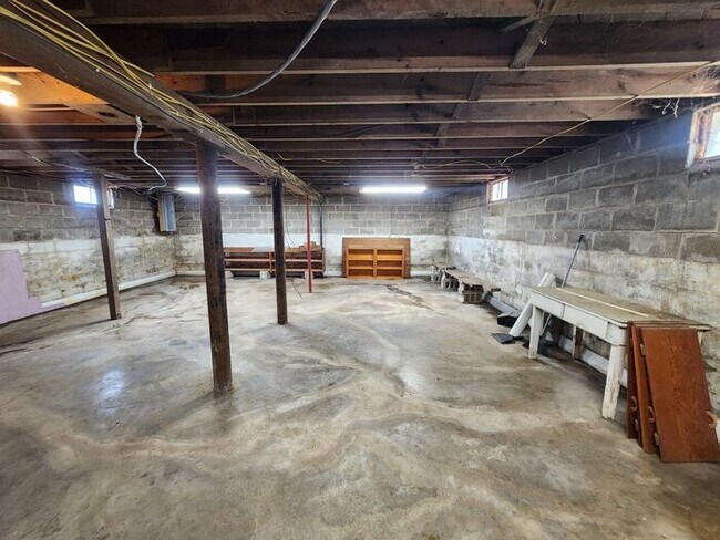 Building Photo - NOW $100 OFF! - Charming Single-Family Home